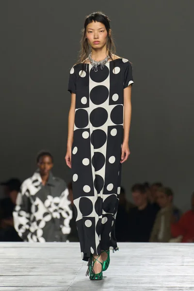 Look 43